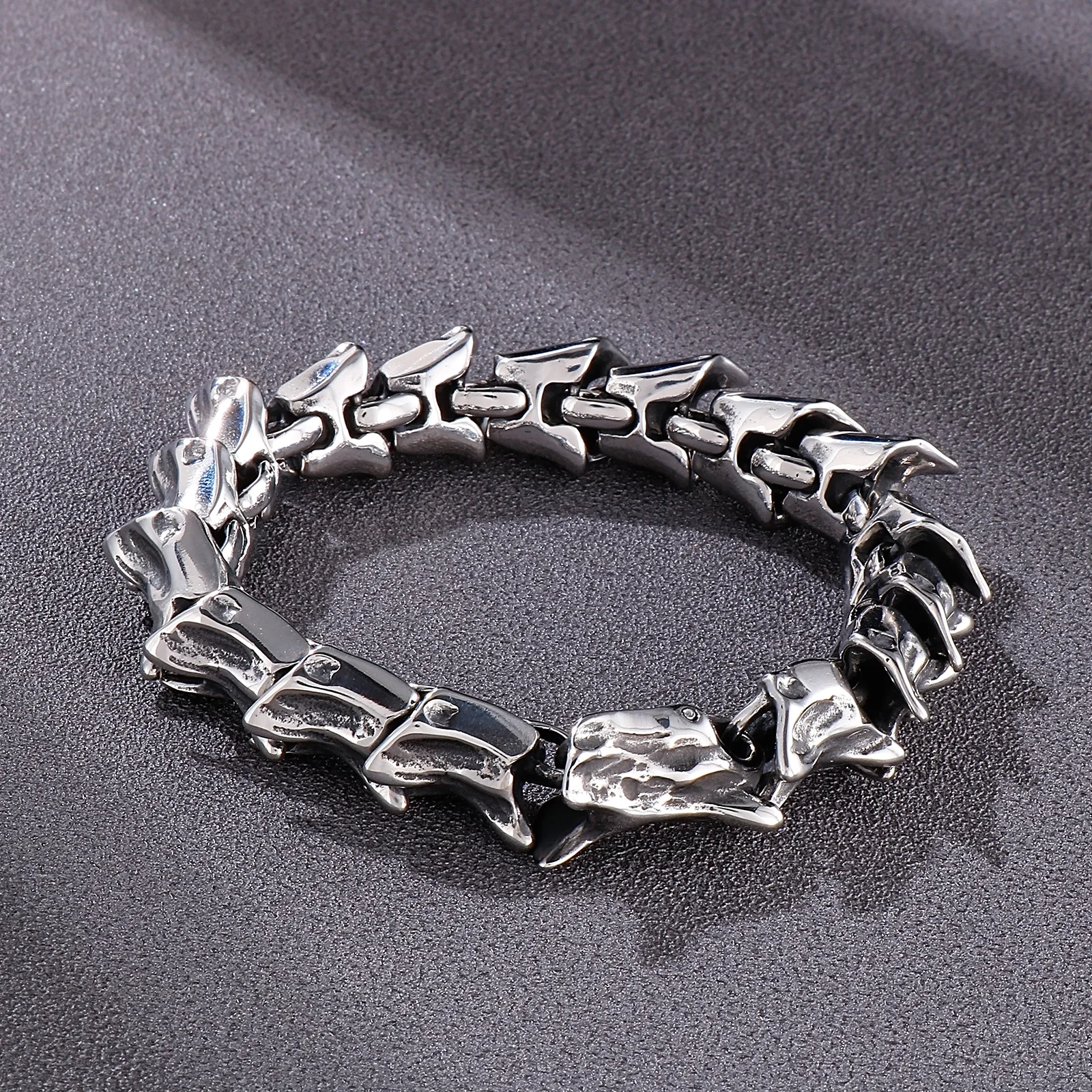 

Retro Keel Chain Male Bracelets Silver Color 316L Stainless Steel Punk Skeleton Bracelet For Men Jewelry Fashion Accessory 2022