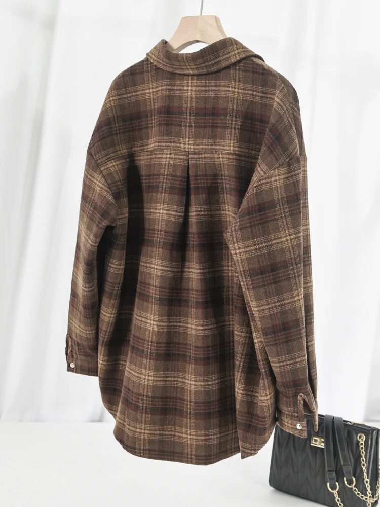 Шерстяные клетчатые рубашки кофейного цвета. Женское пальто на осень и зиму.