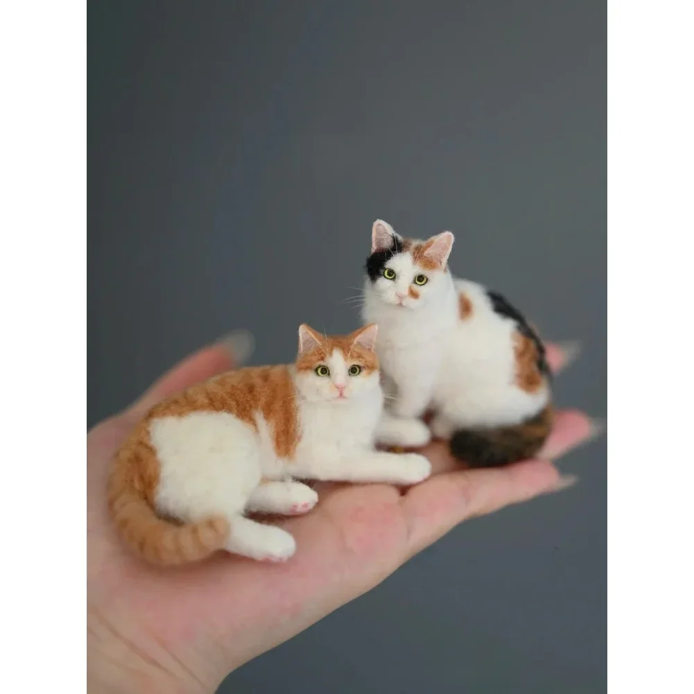 Фетровая статуэтка кошки ручной работы для миниатюрного 3D-дизайна, современный минималистичный акцент для домашнего декора, оранжевый, калико, черно-белый (art.: 3920daf7bfa66) - 3920daf7bfa66