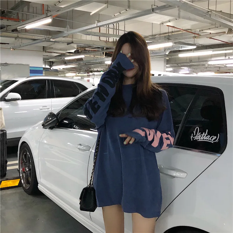 

Women's oversize print round neck long sleeve T-shirt