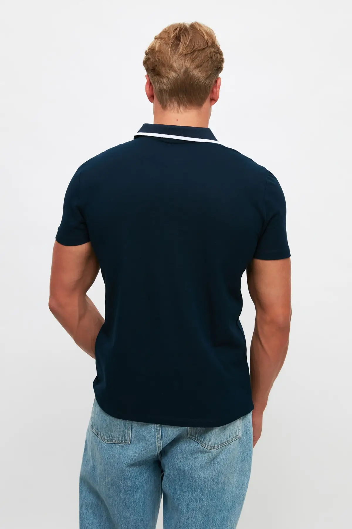 

Trendyol Male Slim Fit Short Sleeve Polo Collar T-shirt TMNSS21PO0250