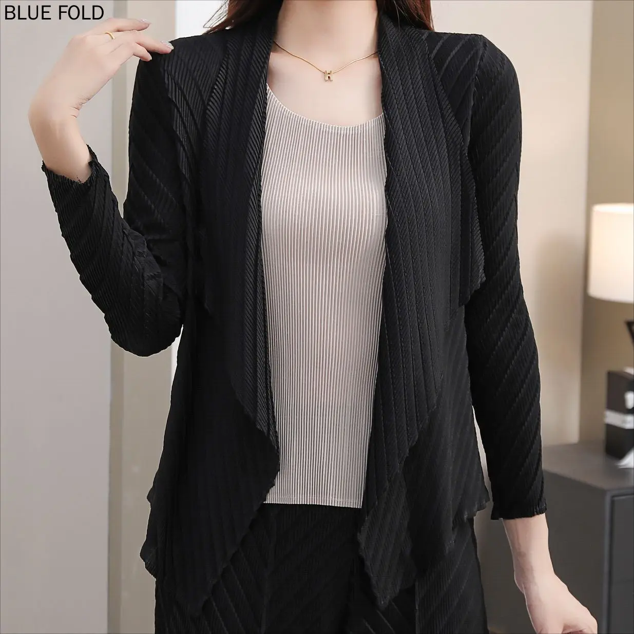 

Miyake Pleated New Cardigan Long-sleeved Spiral Coat Shirt Fashion Temperament Business Commuting Casaco Feminine Jaqueta Veste