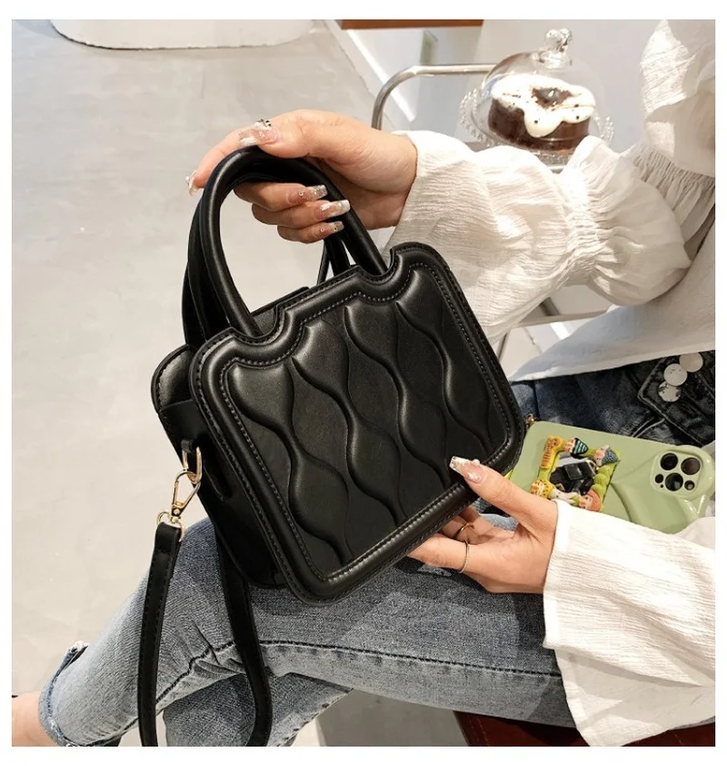 

2022 New Trendy Fashion Shoulder Bag Simple Spring Women's Bag Hot Selling Messenger Bag Fashion Trend All-match Handbag Women