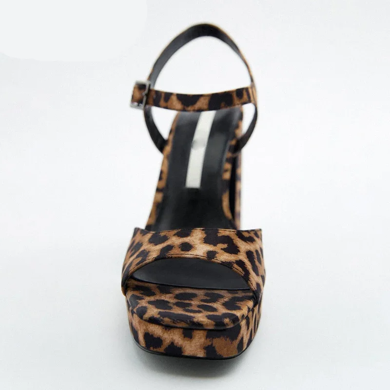 Arden Furtado/2024 летние сандалии с леопардовым принтом и квадратным носком