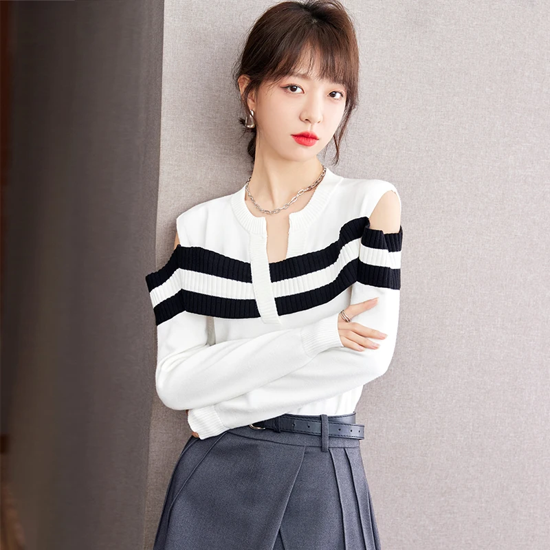 

Off Shoulder V-Neck Design Wool Knitwear Women's 2023 Autumn Black and White Splice Tops Pullover Sweaters