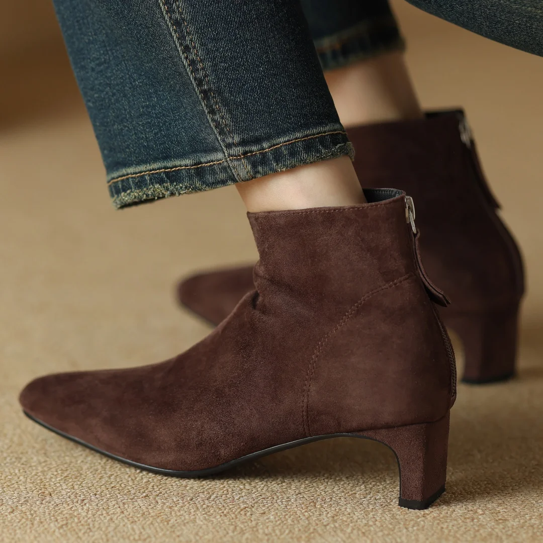 Женские осенние ботильоны из натуральной замши на каблуке 4 5 см с квадратным