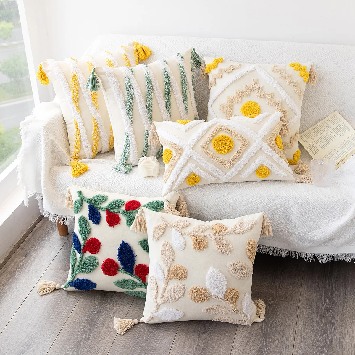 

Floral Tufted Cushion Cover Multi-color Decorative Pillow Case Boho Pillowcase With Tassels Waist Pillow Cover Sofa Bed Decor