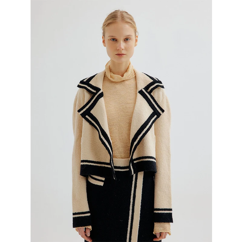 

2022 New Fashion Design Women Beige Drape Neck Wool Cardigan Korea Design Knitted Contrast Coat