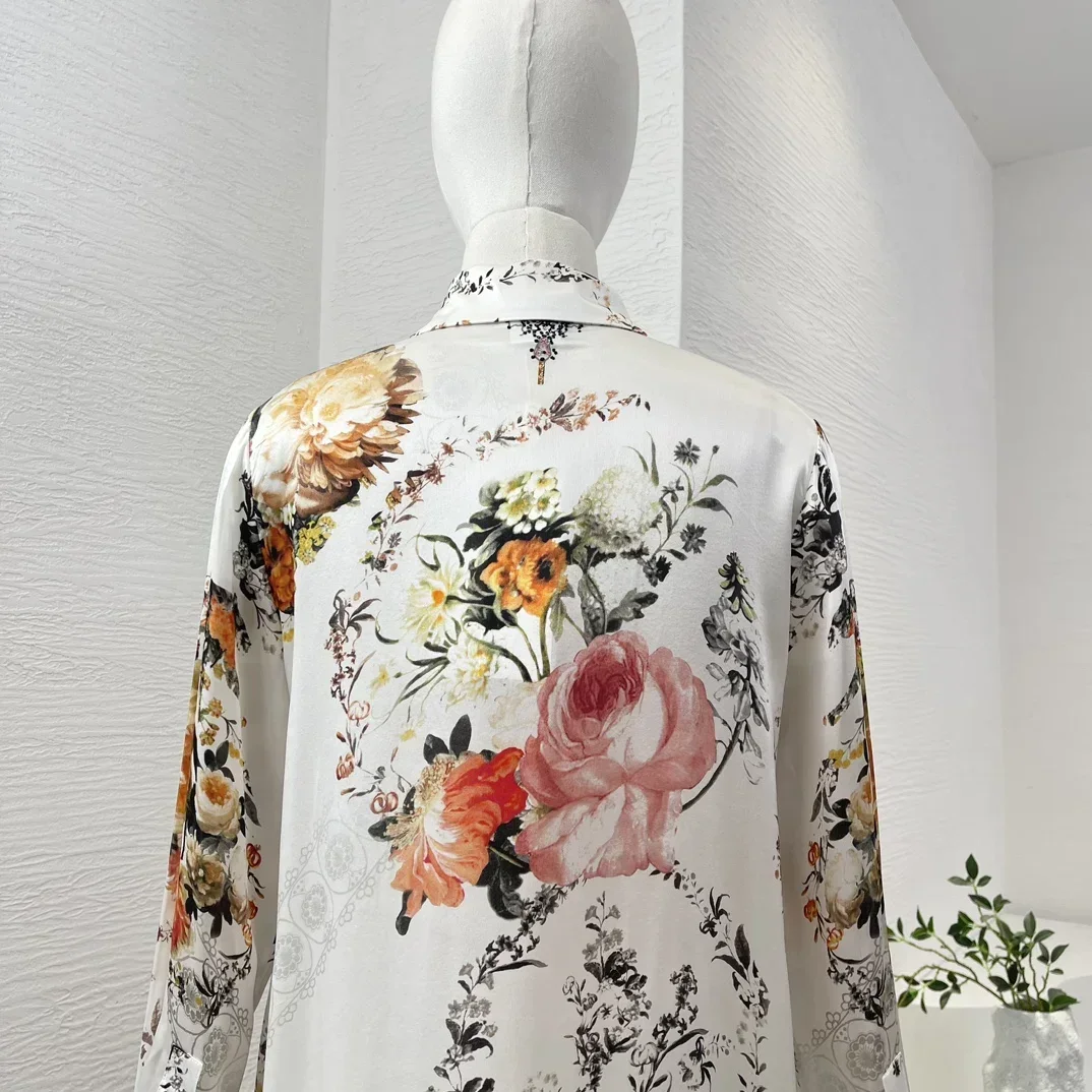 Женское белое мини-платье с длинными рукавами и цветочным принтом