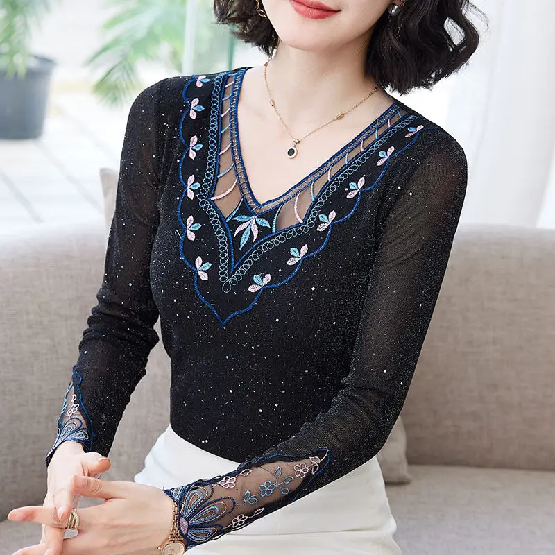 

Spring 2023 Women's Long Sleeve Mesh Tops New Fashion V-Neck embroidery T shirt Patchwork Bottoming shirt