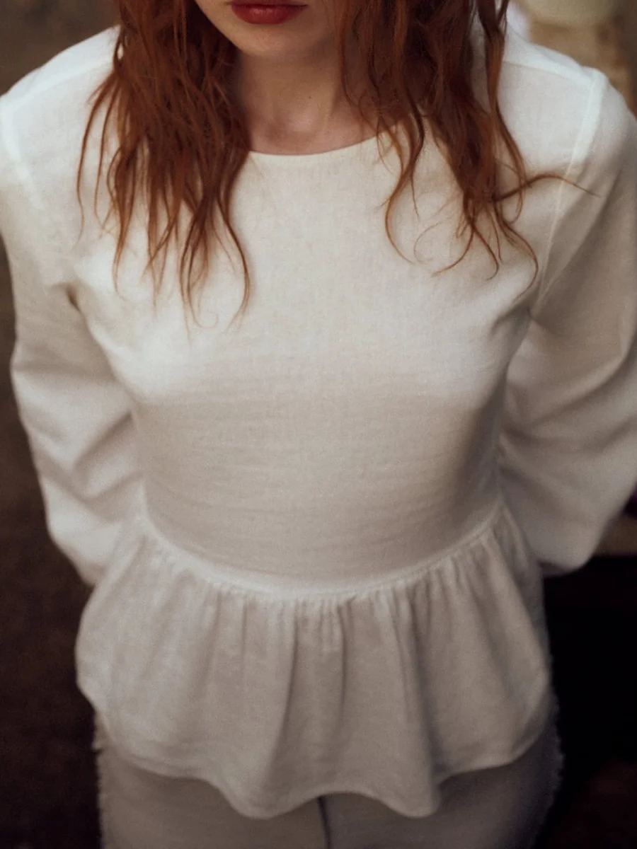 

Cut Out Solid Fashion Blouse For Women O-Neck Long Sleeve Backless Lace-up Ruffled Women Shirts Casual Vintage Ladies Blouses