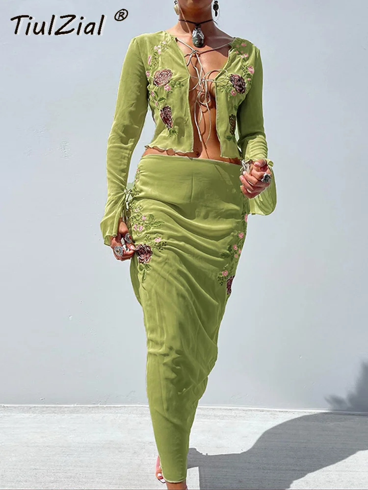 

Женское платье с цветочной вышивкой, короткий топ с длинным рукавом и юбка макси