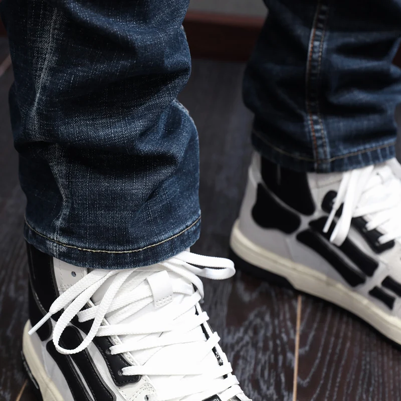 Рисунок 6 - Джинсы мужские зауженные с заплатками