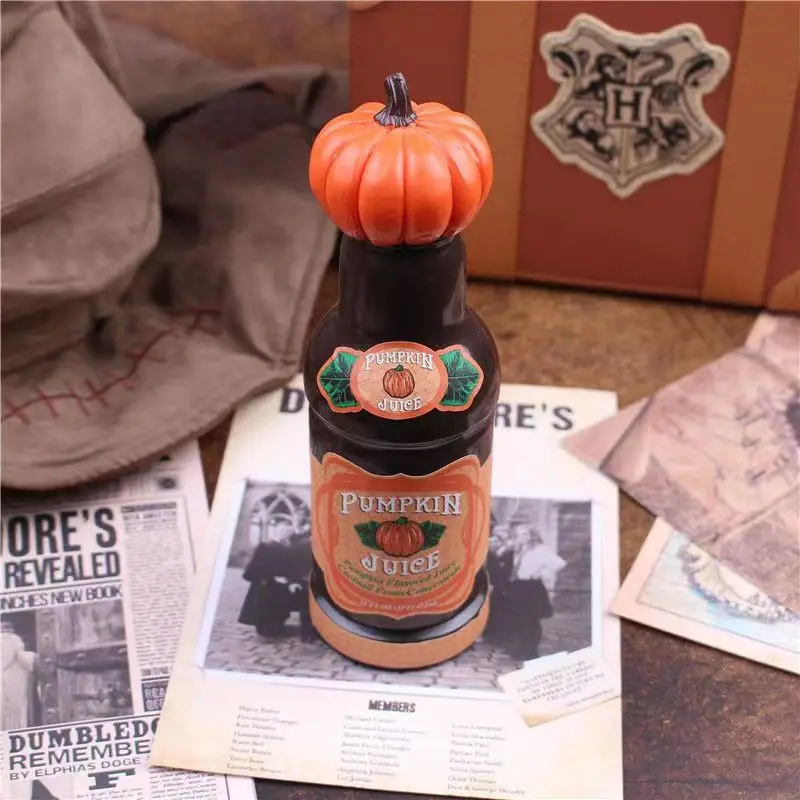 

Creative tabletop ornaments of pumpkin juice bottle decorations around the film