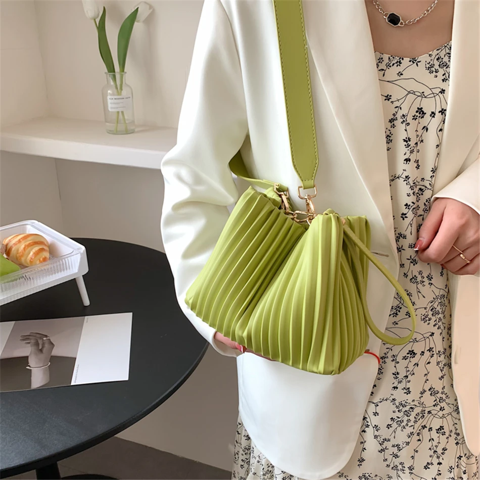 2023 Summer Trendy Ruched Bucket Bag for Women Luxury Designer PU Leather Handbag Shoulder Crossbody Bags Travel  Hand Bag Totes