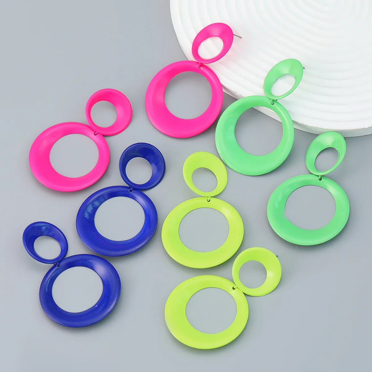 2023 New Fashion Summer Trend Metal Alloy Colorful Painting Round Circle Drop Earrings for Women Exaggerate Statement Jewelry