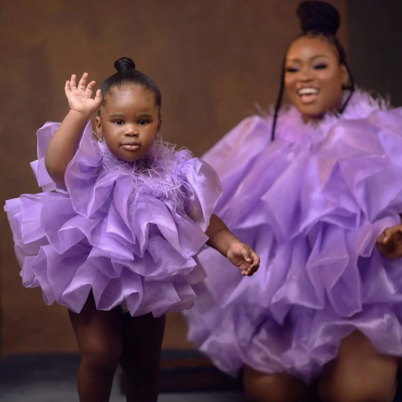 

Fashion Purple Mother Daughter Matching Dress Mommy and Me Outfits Ball Gown Family Look Photo Shoot Gown