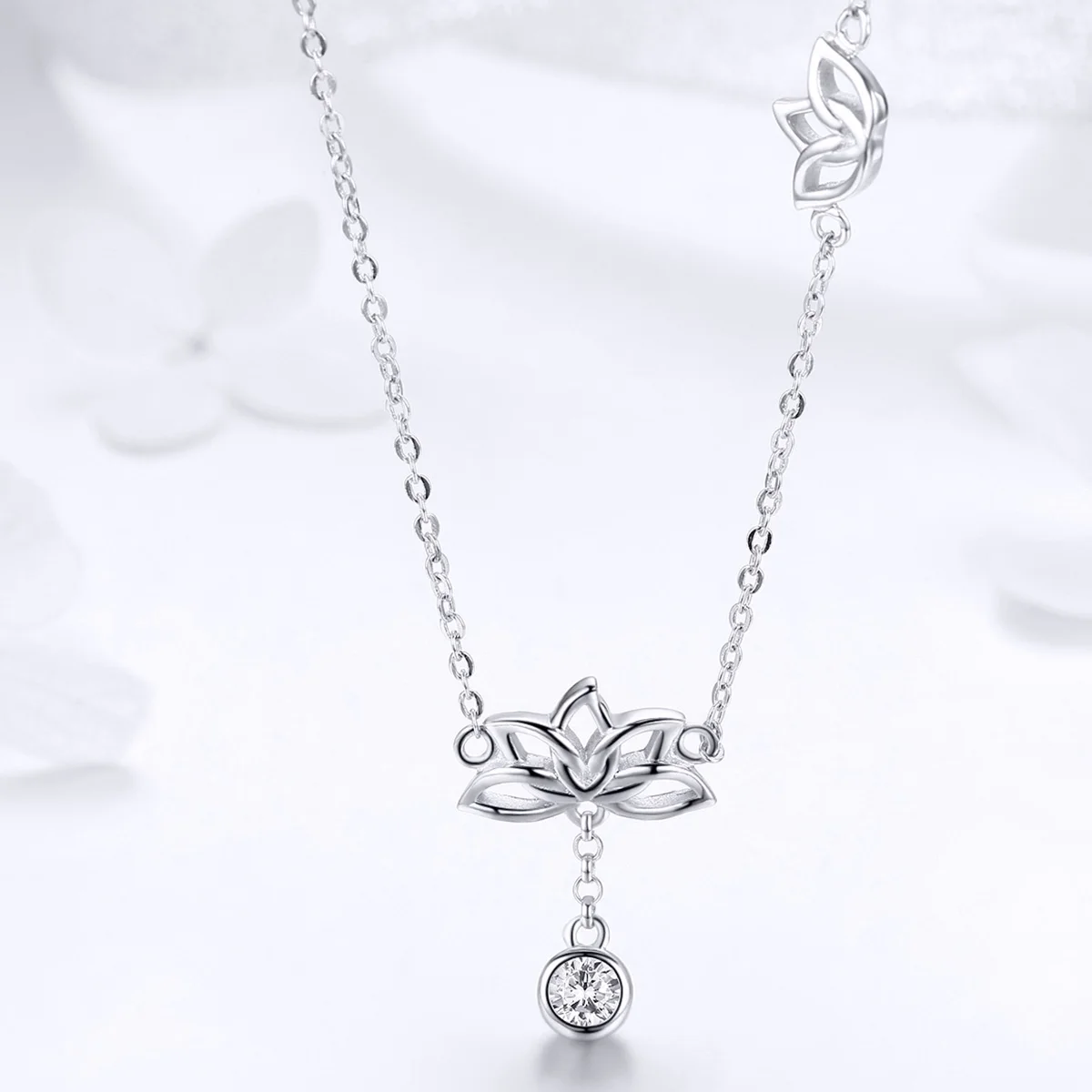 

Temperament Female Necklace for Women INS Original Electroplating Silver 925 Jewelry Lotus Niche Clavicle Chain Necklaces Neck