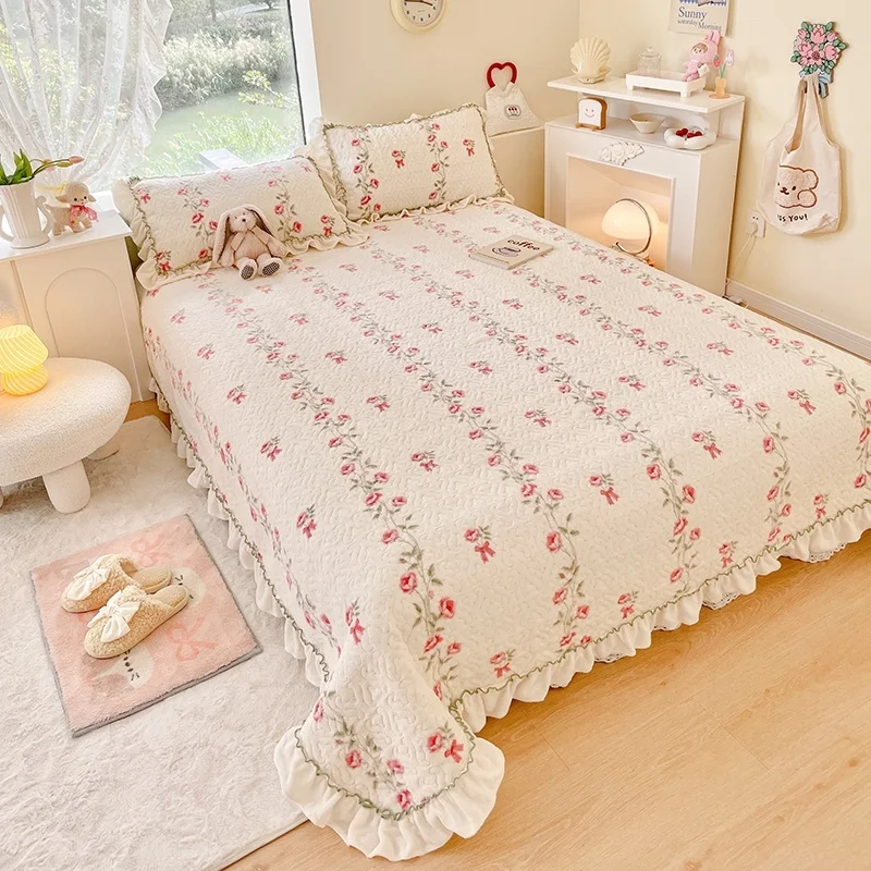 

New Rose Print Velvet Quilted Ruffles spread Skirt Linen Mattress Cover Blanket Pillowcases Nordic Size Bedding Set