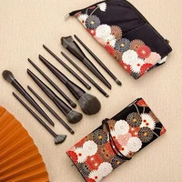the new flower sees 10 sets of makeup brushes a full set of cangzhou soft eye shadow brushes and powder brushes