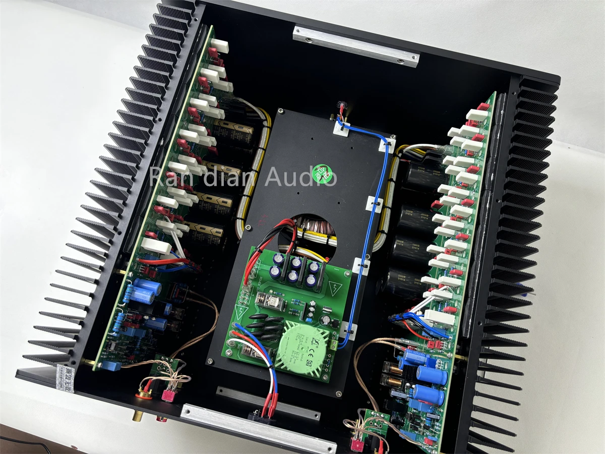 Сбалансированный или одновходной 2-канальный пост-усилитель 225 Вт/8 Ом 450 Вт/4