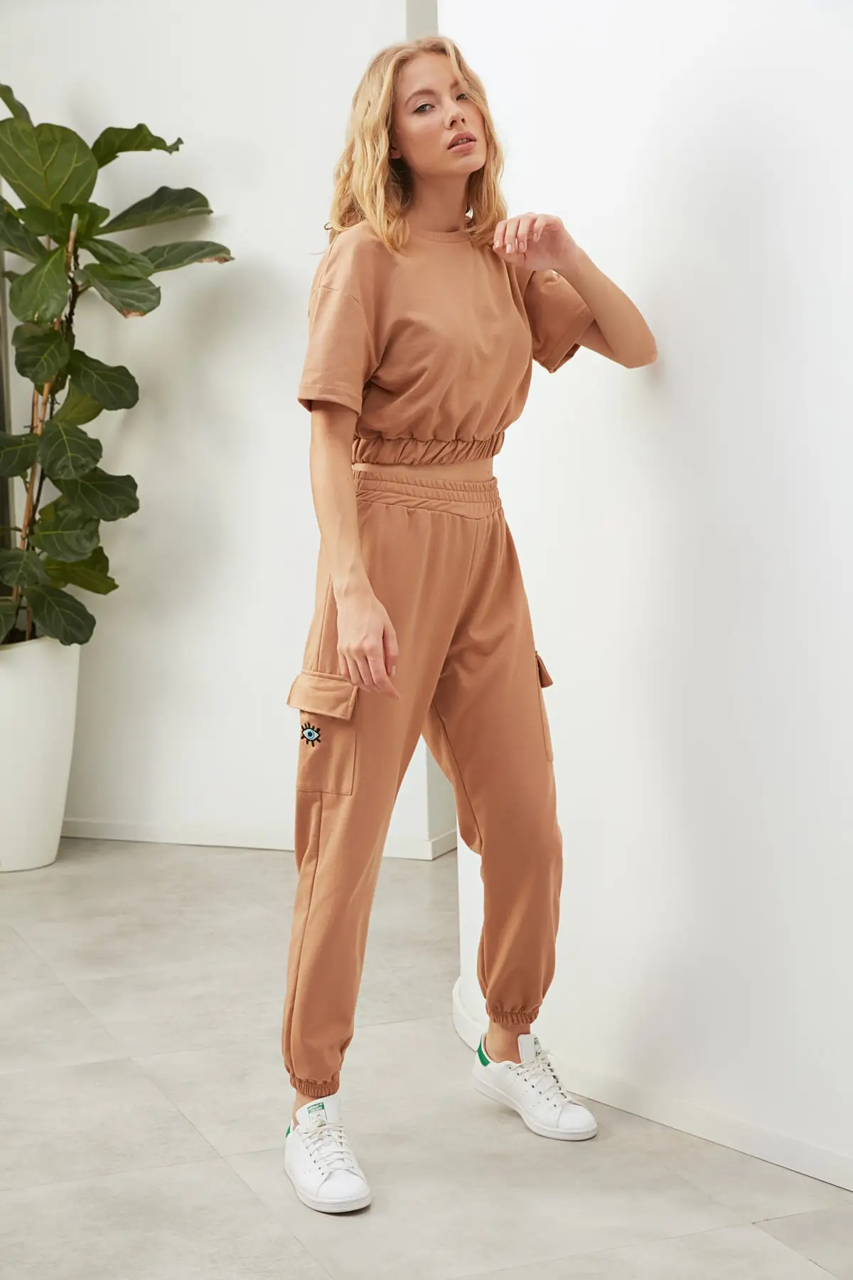 

Trendyol Embroidered Knit Bottom-Top Suit TWOAW22AU0509