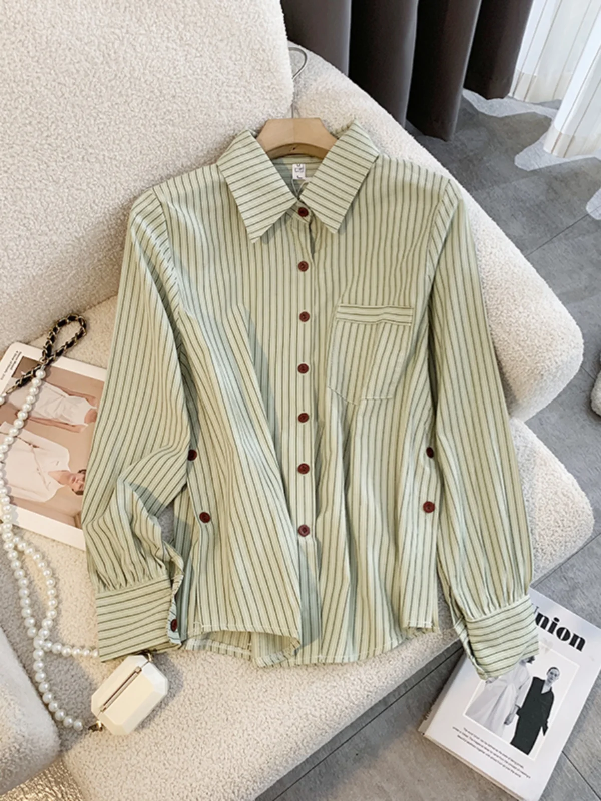 French sle Retro Green Stripe Shirts Women Spring and Autumn Side Button Design Sense Top Loose Casual Long sleeve Shirt