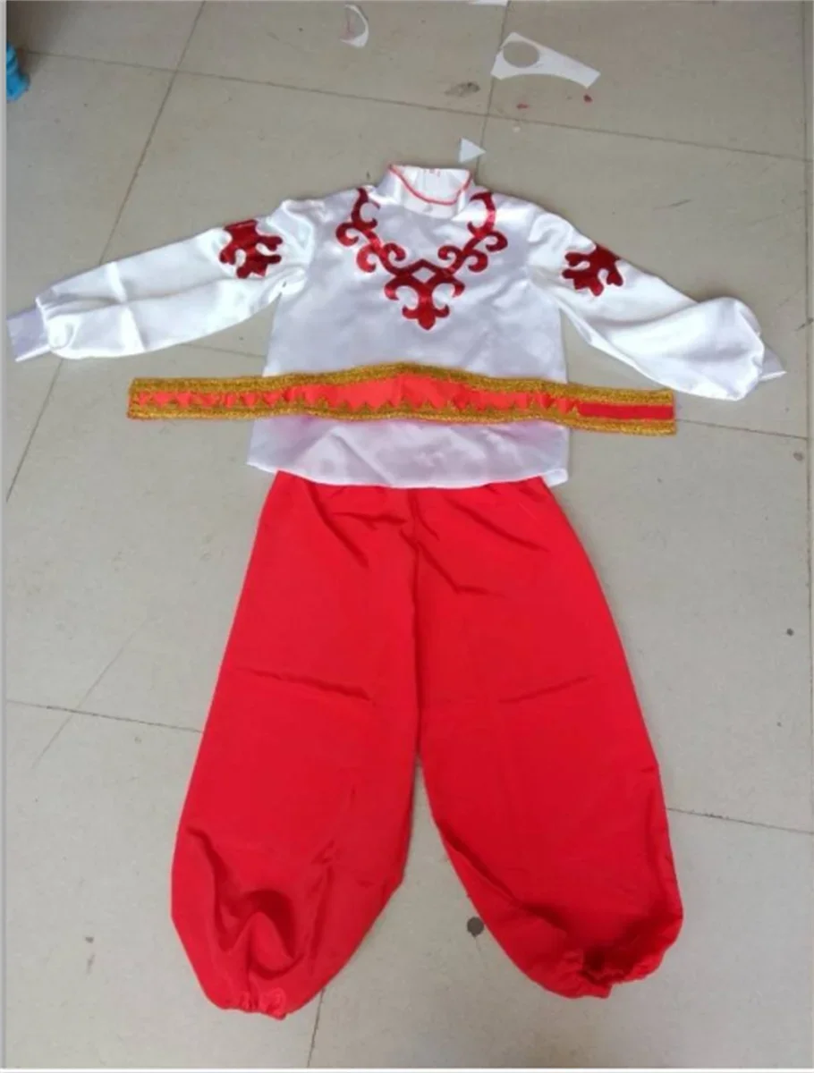 Русские этнические танцевальные костюмы зарубежной драмы европейские