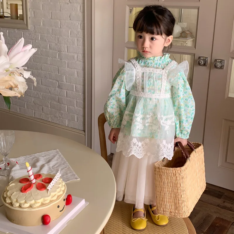 

Весенние комплекты цветочный костюм Детская Корейская новая юбка-тройка 2023 шт. Корейская одежда рубашка для девочек