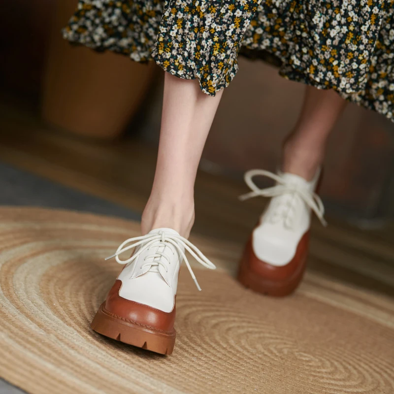 

Женские туфли из натуральной кожи, с круглым носком, на шнуровке, на платформе, повседневные лоферы, с перекрестной шнуровкой, разноцветные, весна 2021