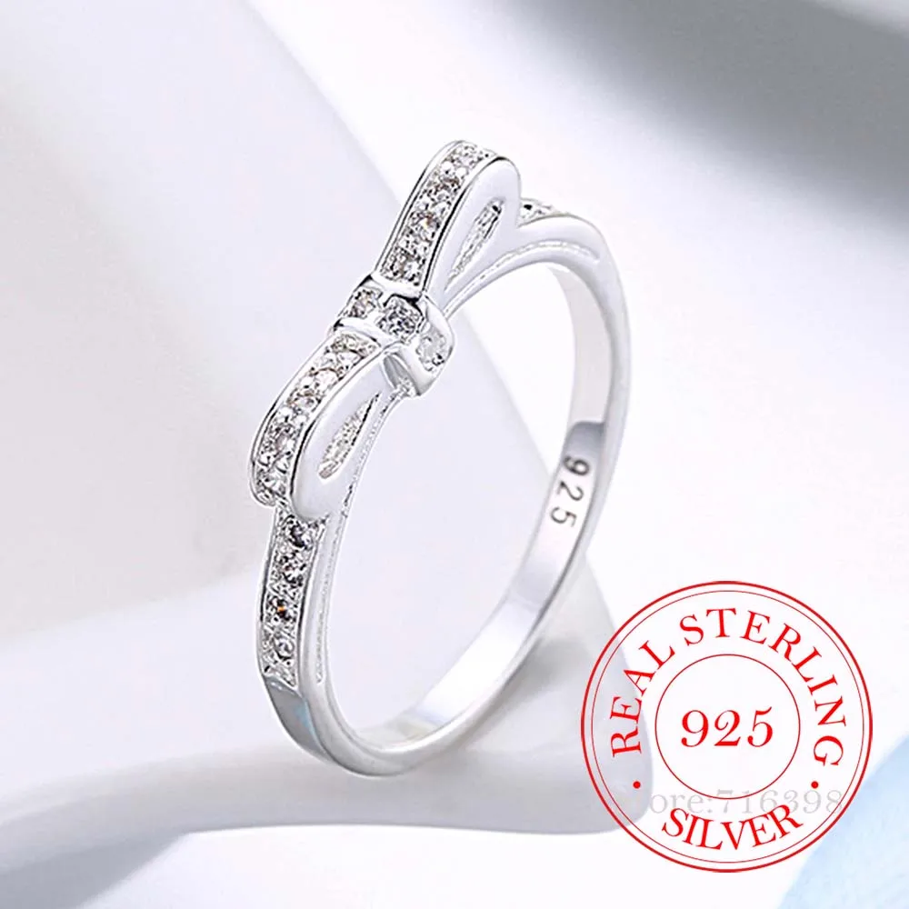 

Женское кольцо из серебра 925 пробы, с фианитом