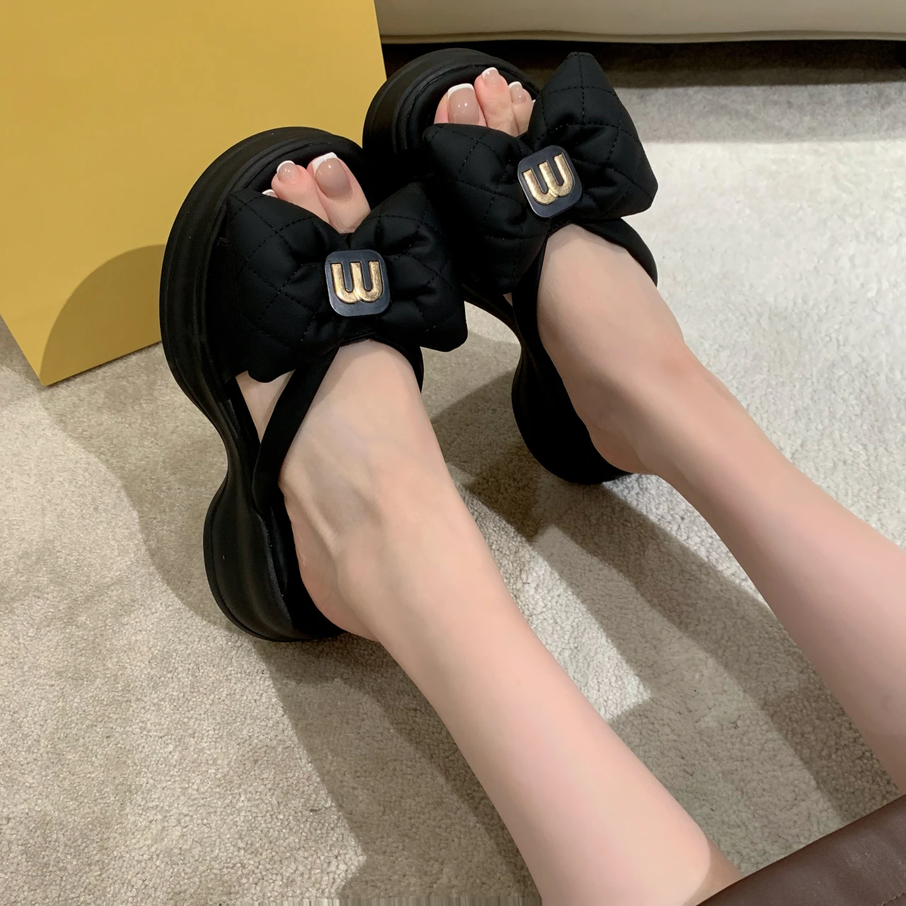 Женские тапочки летняя повседневная обувь универсальные сандалии на толстой