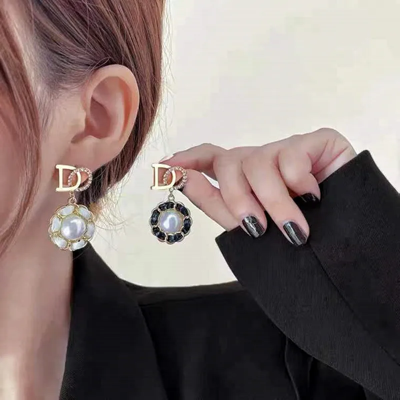 

S925 Silver Needle New Product Small Fragrant Pearl Earrings Temperament Advanced Earrings Gentle Western Earrings Mesh Earrings