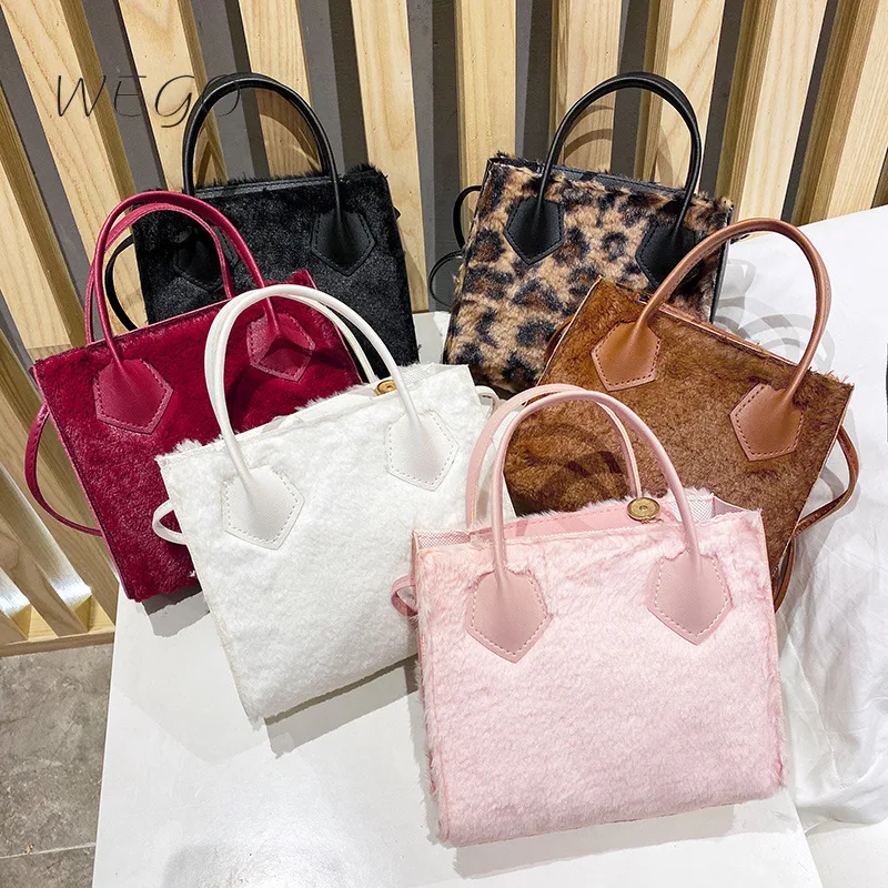 

Retro Handbag Autumn Winter 2020 Plush Handbag Sweet and Elegant Lady Shoulder Bag Slung Mobile Phone Bag