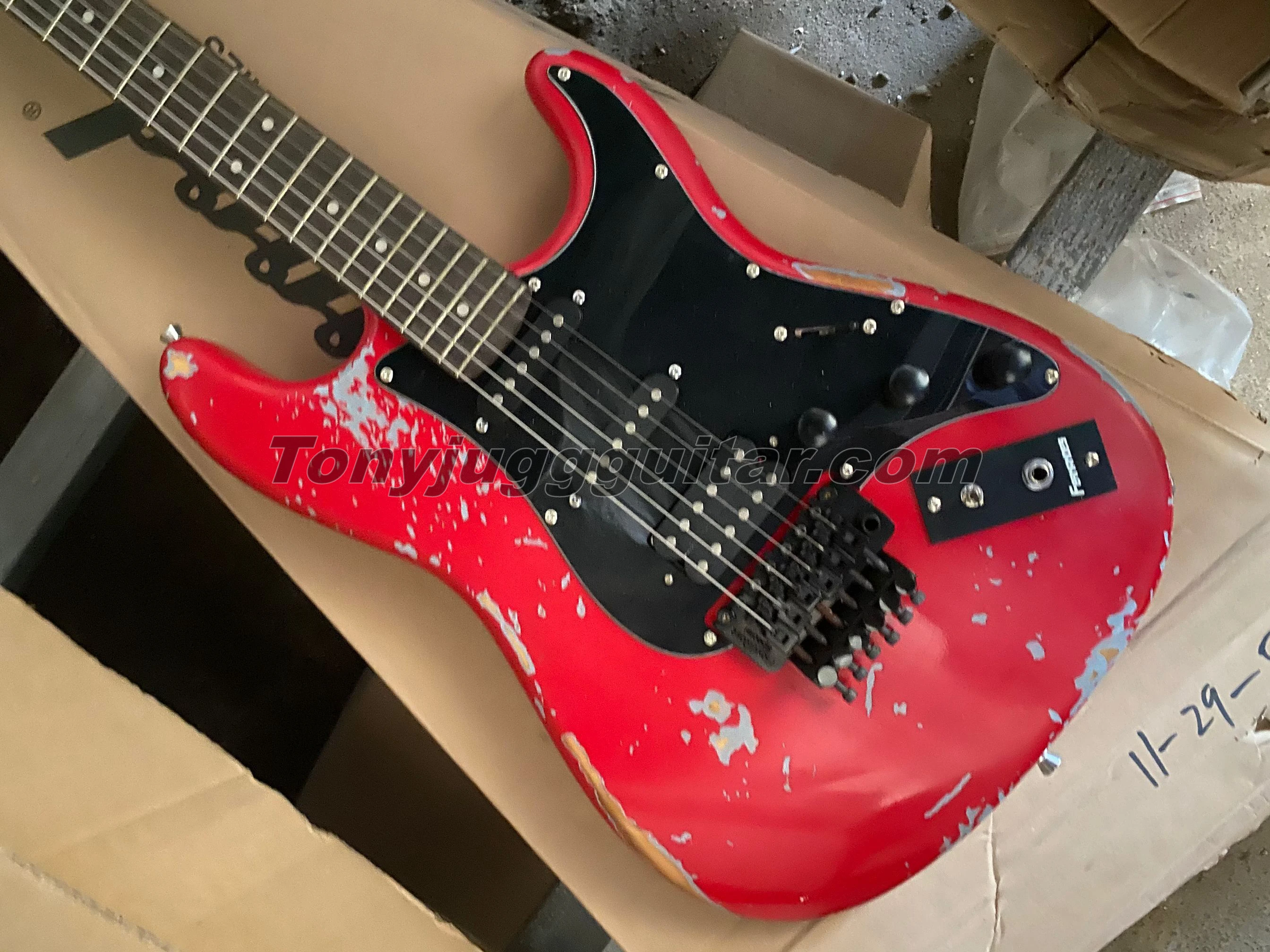 

Пользовательский магазин реликсов, красная цветная электрическая гитара ручной работы, Кленовая грифельная доска