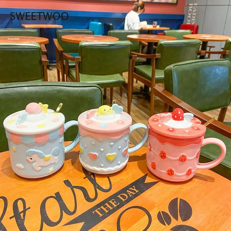 Креативная керамическая кружка в виде клубники для кофе с милыми конфетами