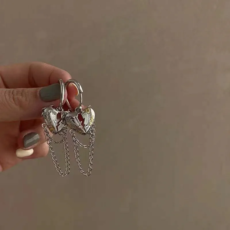 

Women's Silver Metal Heart Earrings Korean Fashion Jewelry for Women Modern Women's Earrings 2022 Dangle Earrings