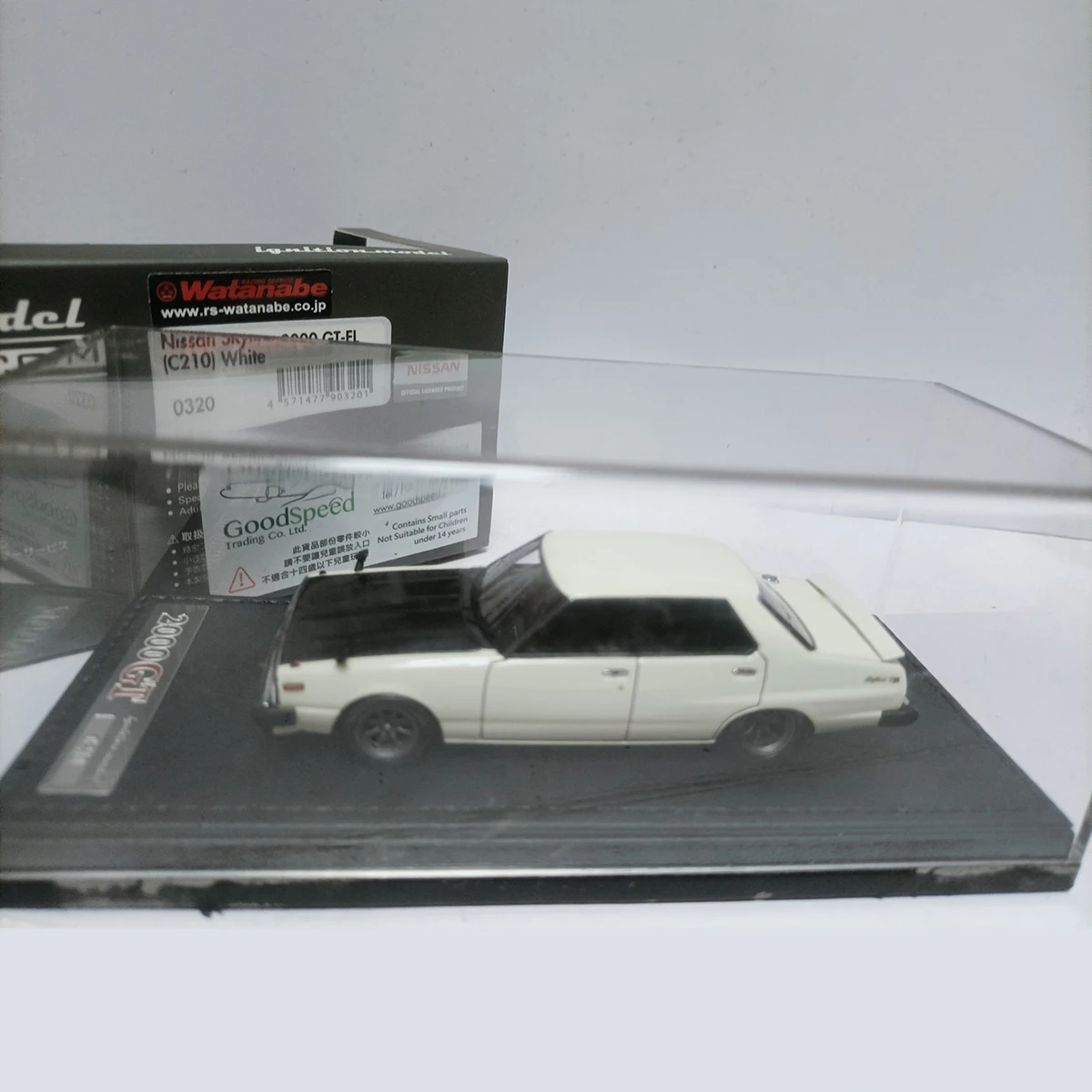 Фото Масштабная модель автомобиля Nissan 2000GT-EL C210 (белый, смола, 1:43) – классика, ностальгия, подарок для взрослых, сувенир, статическая модель для демонстрации №1