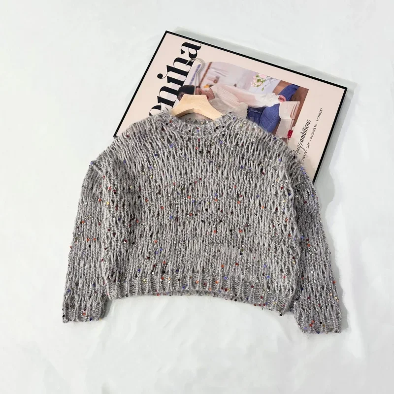 Женский вязаный пуловер с круглым вырезом и пайетками