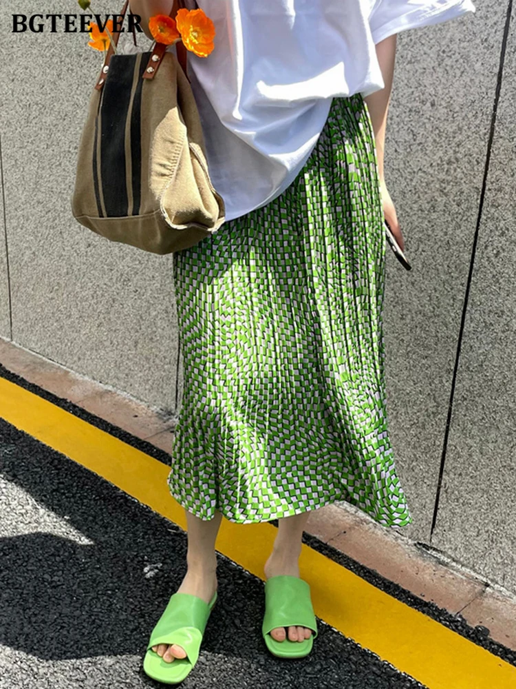

BGTEEVER Stylish Chic Loose Women Plaid Long Skirts Spring Summer Elastic High Waist Casual Female Pleated Skirts 2022