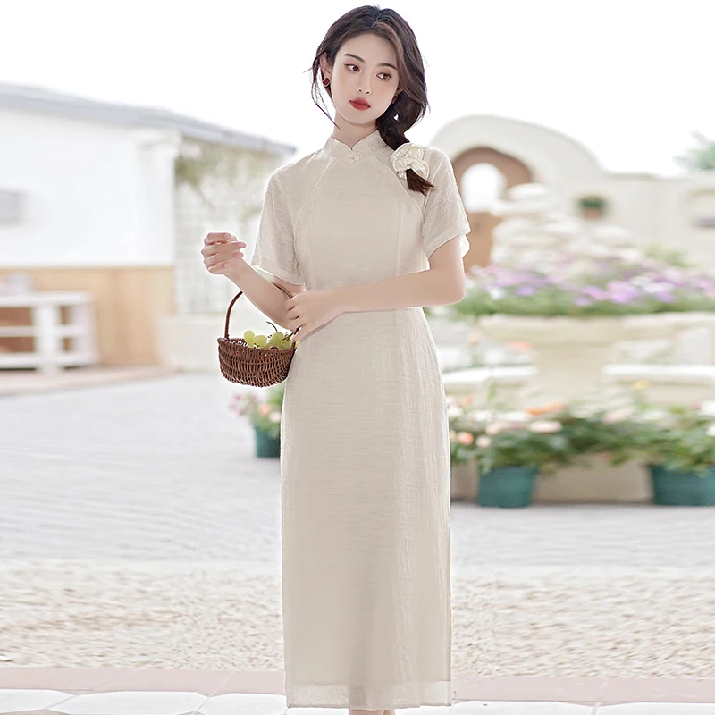 

Stunning Chinese Style Traditional Cheongsam Dress Vintage Charming Dress with Delicate Details Chinese Qipao for Parties