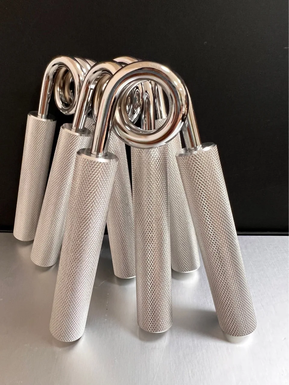 

Мужская и Мужская Металлическая рукоятка из алюминиевого сплава для фитнеса типа А с крестообразной металлической рукояткой