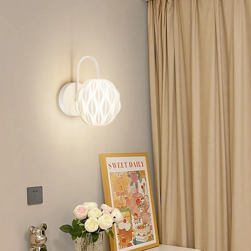 

Светодиодная настенная лампа, современный простой креативный комнатный светильник для спальни, гостиной, балкона, светодиодный прикроватный светильник в скандинавском стиле для лестницы, коридора