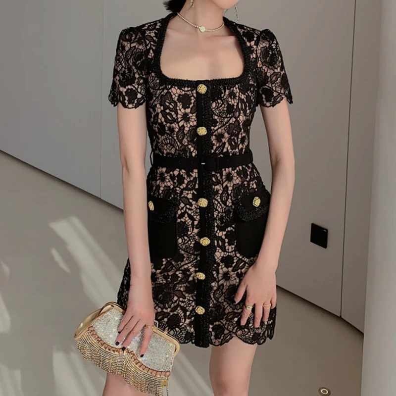 

Женское кружевное платье, черное облегающее платье с квадратным вырезом и золотыми пуговицами, лето 2023