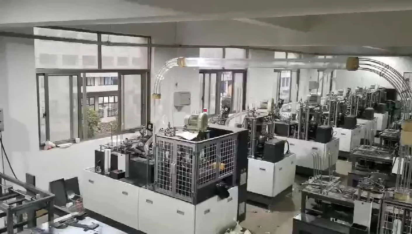 Высокоскоростная китайская автоматическая формовочная бумажная тарелка кофе