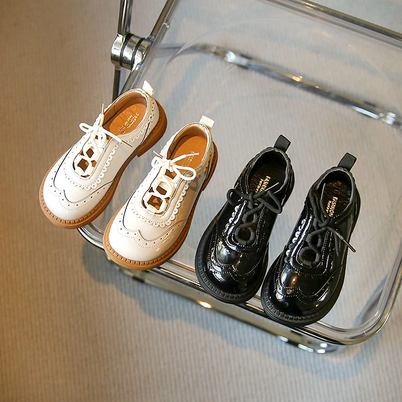 

Туфли кожаные в британском стиле для девочек, повседневная обувь на плоской подошве, с вырезами, элегантные, для школы, бежевые, черные, 26-36