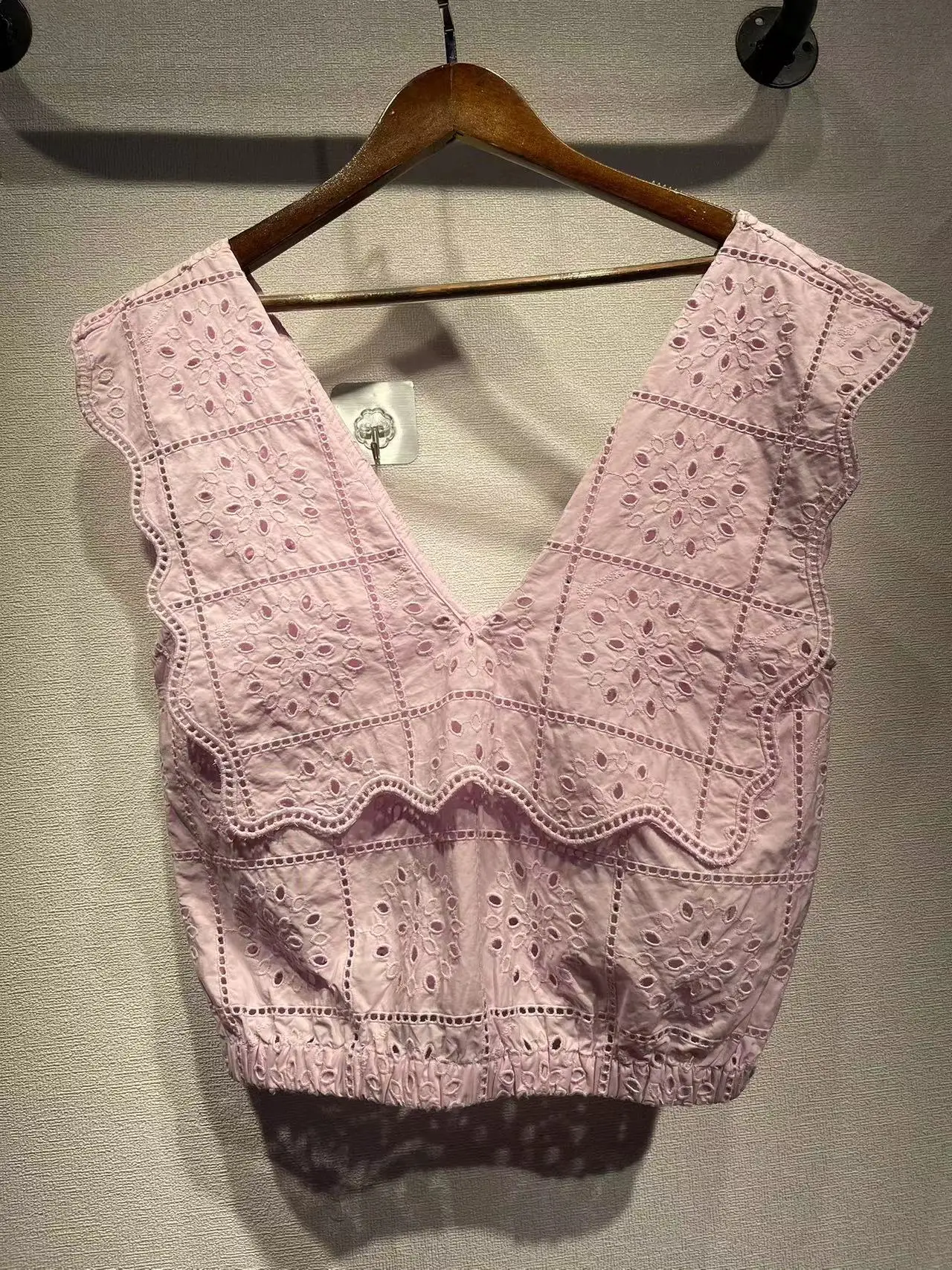

Nordic GA2023 Sweet Pink England Embroidery Collar Sleeveless Shirt