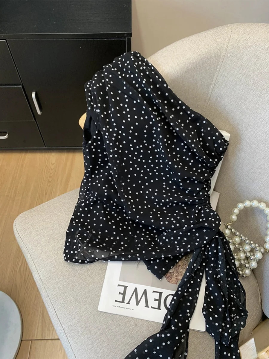 Французский жилет с диагональными плечами в горошек женский летний 2024 тонкая