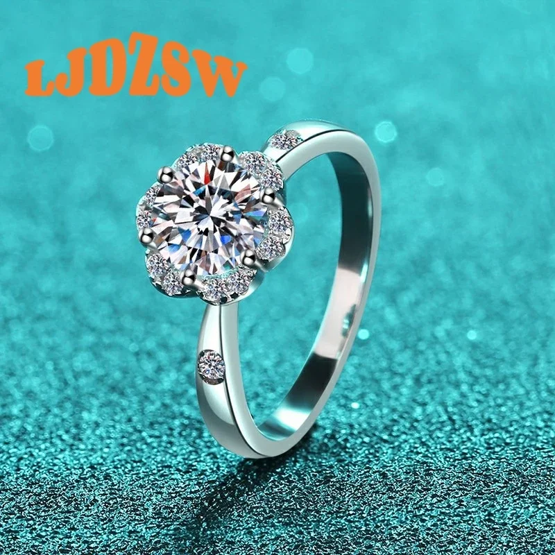 Женское кольцо из серебра пробы с муассанитом-1 карат