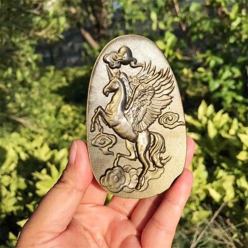 Кулон в виде единорога из натурального золотистого обсидиана 9 5 см резная